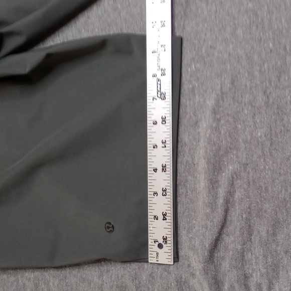 Lululemon Men's 32x12 Gray Dark 12" Performance Golf Shorts - Picture 7 of 8